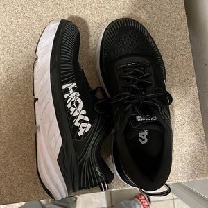 Hokas Bondi 6